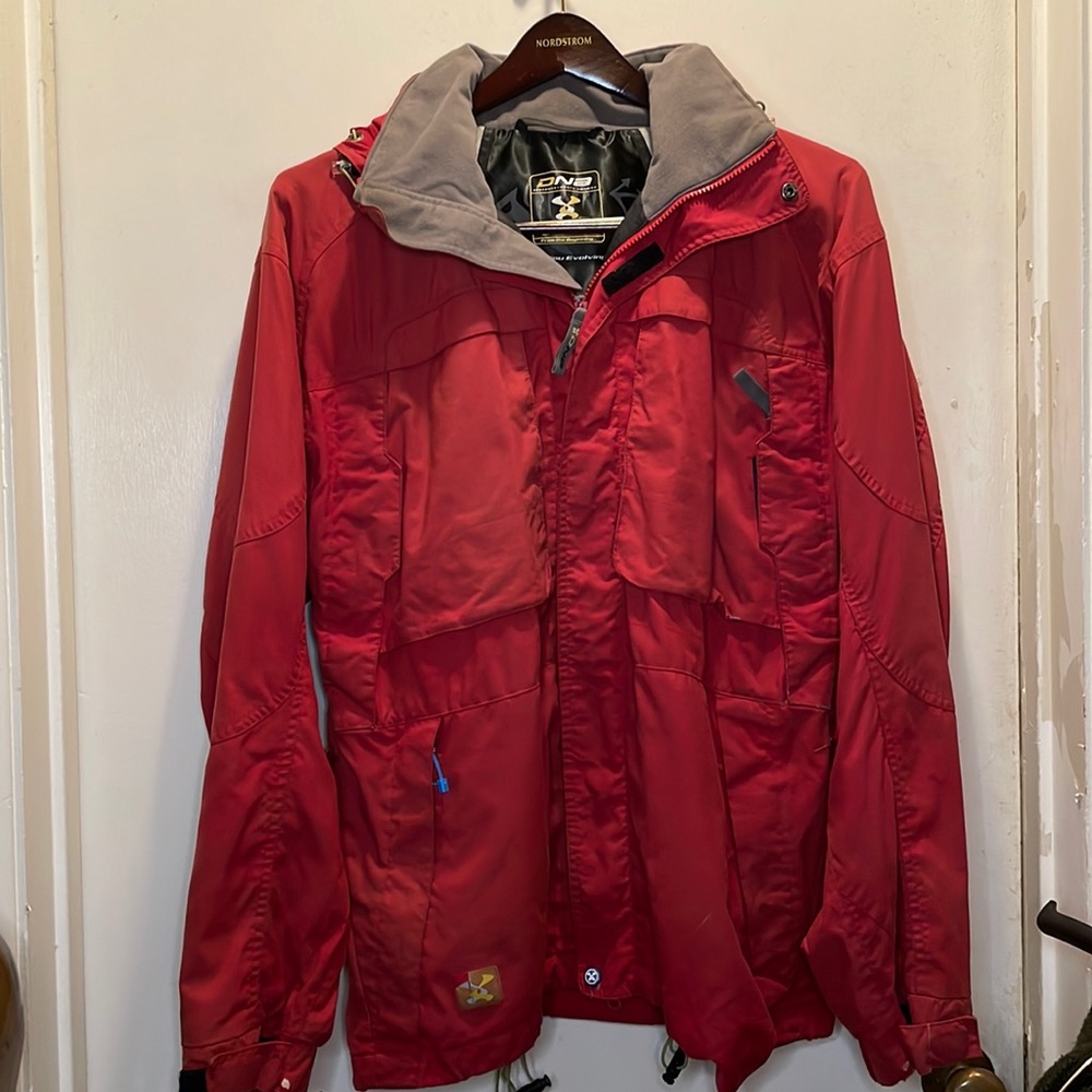 DNA Descente•North America Mens Ski Jacket size Medium